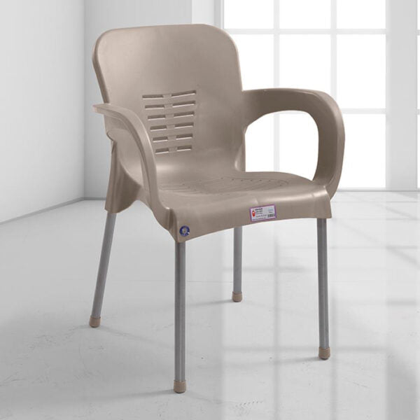 Сгъваема маса 80х80 + 4 удобни стола с подлакътници – за двор, балкон, тераса