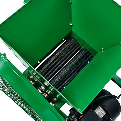 Електрическа гроздомелачка 750W – издръжливи ролки, стоманена вана, 450кг/час