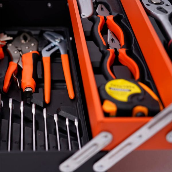 Комплект Инструменти в Метален Куфар 147 Части KRAFT WORLD