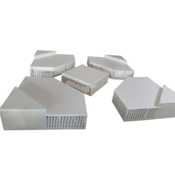 Луксозен Градински Сет Monaco: бял ратан с 4 модула и табуретка/маса с тъмносиви възглавници