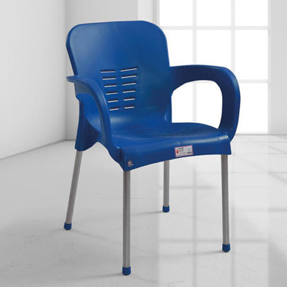 Сгъваема маса 80х80 + 4 удобни стола с подлакътници – за двор, балкон, тераса