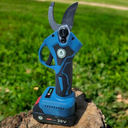 Акумулаторна Лозарска ножица Тайга, 2 ножа, 2 батерии