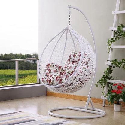 Ратанова Маса и 2 Стола + Луксозна Висяща Люлка тип Гнездо – Градински Комплект за Релакс