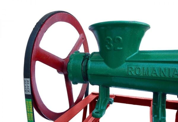 Електрическа Месомелачка Чугунена 32 номер с електромотор